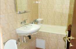 3 camere de inchiriat + loc de parcare