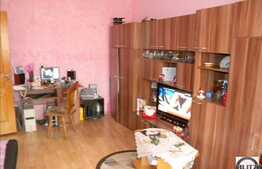 Apartament de vanzare cu 3 camere, decomandat