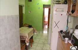 Apartament de vanzare cu 3 camere, decomandat