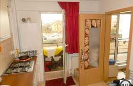 Apartament de vanzare cu 3 camere, decomandat