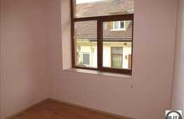 1 camera, 34 mp utili, semidecomanat, finisat, pod, zona strazii Barbu Patriciu!