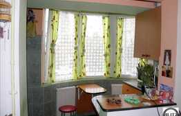 2 camere de vanzare, 58 mp utili + boza la subsol, zona Plopilor