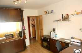 2 camere de vanzare 50 mp + 2 balcoane inchise