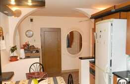 2 camere de vanzare 50 mp + 2 balcoane inchise