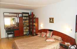 2 camere de vanzare 50 mp + 2 balcoane inchise