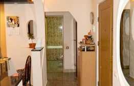 2 camere de vanzare 50 mp + 2 balcoane inchise