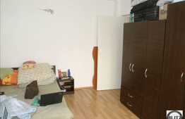 2 camere de vanzare + balcon, zona Calea Floresti