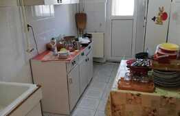 Apartament 3 camere decomandat, etaj intermediar, 2 balcoane, zona Big