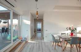 Apartament 4 camere, 2 bai, terasa cu priveliste superba, 240 mp