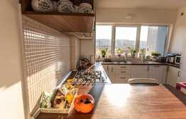 Apartament 4 camere, 2 bai, terasa cu priveliste superba, 240 mp