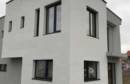 Duplex 98 mp utili, 475 mp teren, drum asfaltat, zona de case!