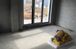 Duplex 98 mp utili, 475 mp teren, drum asfaltat, zona de case!