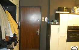 4 camere de vanzare 80 mp , cu 2 locuri de parcare! Mobilat complet