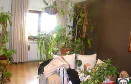 4 camere de vanzare 80 mp , cu 2 locuri de parcare! Mobilat complet