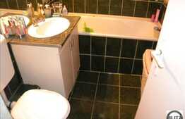 Vanzare apartament cu 2 camere, decomandat, 52 mp, zona Profi