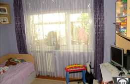 Vanzare apartament cu 2 camere, decomandat, 52 mp, zona Profi