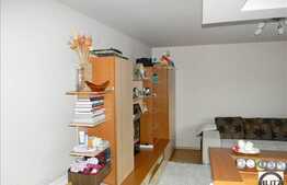 Apartament modern in vila! Priveliste deosebita! Acces la piscina!