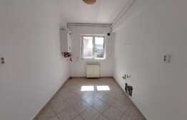 Apartament de 2 camere decomandate, parcare, etaj intermediar! Zona Strazii Eroilor