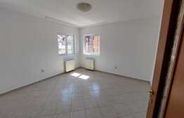 Apartament de 2 camere decomandate, parcare, etaj intermediar! Zona Strazii Eroilor