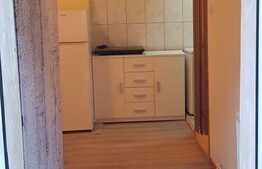 Garsoniera, 23 mp, zona Farmec