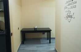 Apartament de lux, decomandat, loc de parcare, etaj intermediar, zona Cetatii