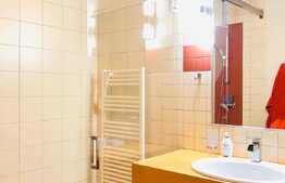 De vanzare apartament cu 6 camere, scara interioara, 177 mp, zona Spitalului de Recuperare