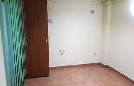 Birou Central, 57 mp in cladire moderna de sticla, loc de parcare inclus