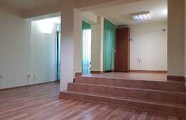 Birou Central, 57 mp in cladire moderna de sticla, loc de parcare inclus