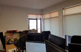 Birou finisat, 86 mp, cu terasa generoasa si locuri de parcare