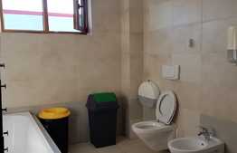 Birou finisat, 86 mp, cu terasa generoasa si locuri de parcare