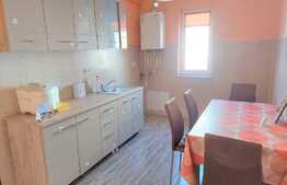 Apartament 2 camere, decomandat, 61 mp, zona Terra