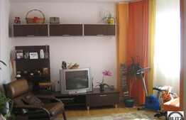 4 camere, la 7 min mers pe jos de Cora!