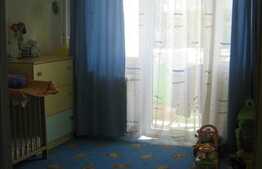 4 camere, la 7 min mers pe jos de Cora!