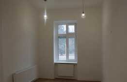 Birou Ultracentral, 115 mp, plus spatii depozitare, doua intrari 