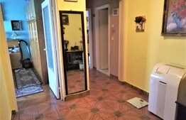 3 camere decomandat, 74 mp utili, 3 balcoane, zona Parang