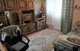 3 camere decomandat, 74 mp utili, 3 balcoane, zona Parang