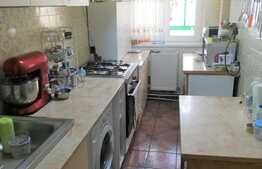 3 camere decomandat, 74 mp utili, 3 balcoane, zona Parang