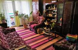 3 camere decomandat, 74 mp utili, 3 balcoane, zona Parang