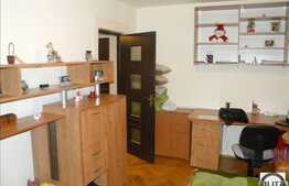 De vanzare apartament decomandat cu 2 camere in zona Minerva