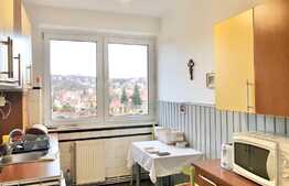 Apartament 4 camere decomandate, garaj, vis a vis de Sala Polivalenta