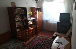 Apartament 4 camere, etaj intermediar, zona Hotel Royal