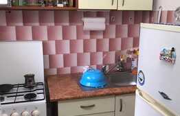 Cauti garsoniera pe etaj intermediar in zona Iulius Mall?