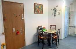 Apartament 3 camere, 70 mp, 2 balcoane, zona strazii Tatra