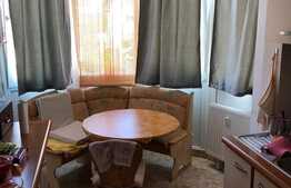 Apartament de vanzare, 60 mp, cu acces la gradina