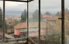 Apartament spatios, etaj intermediar, garaj, panorama ...