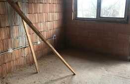 Casa individuala, semifinisata, 120 mp utili, 480 mp teren