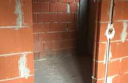 Casa individuala, semifinisata, 120 mp utili, 480 mp teren