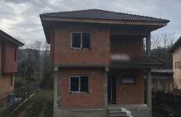 Casa individuala, semifinisata, 120 mp utili, 480 mp teren