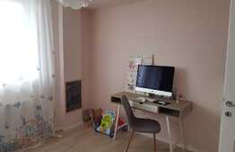 Apartament modern, 3 camere, garaj, parcare! Zona Terra!