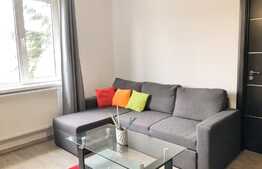 Apartament 3 camere, 58 de mp, modern, loc de parcare, zona Centrala
